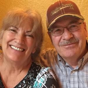 Meet your Posher, Adela